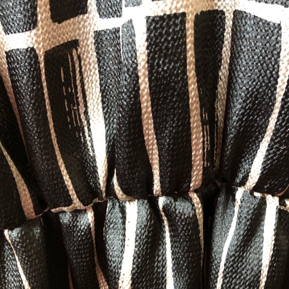 brina & em peplum Black and Gray Blouse Size Large - Picture 7 of 7